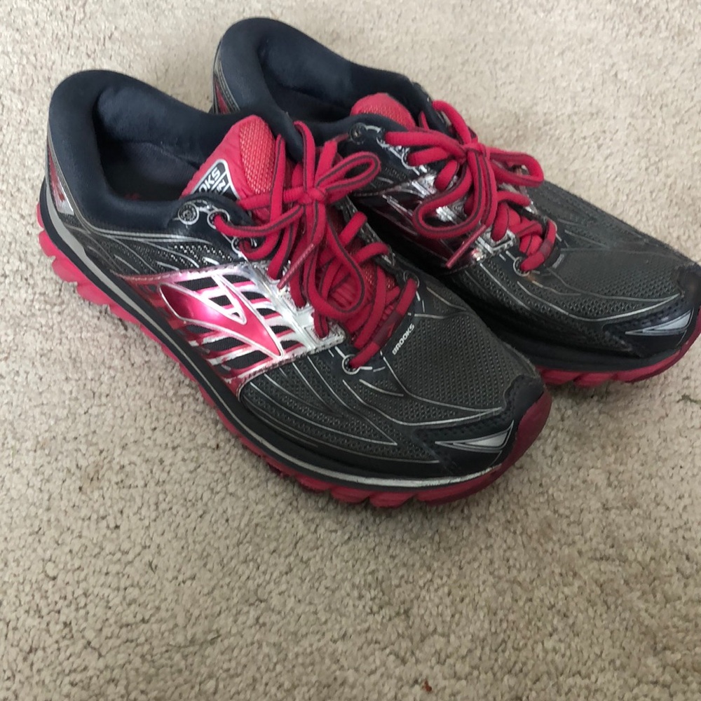 Brooks Tennis Shoes